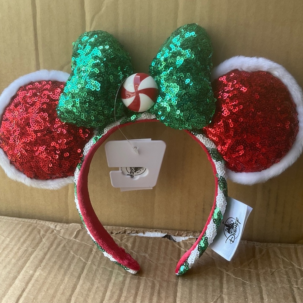 DISNEY  RETIRED. CHRISTMAS  PEPPERMINT 2021 MINNIE MOUSE SEQUENCE